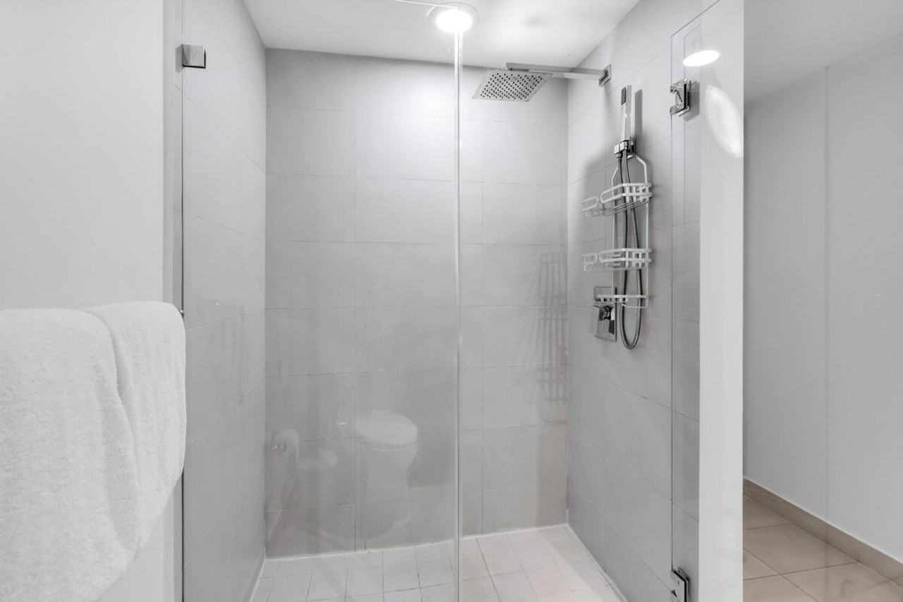 1803 S Ocean Dr #1540434P - Photo 3 of 13