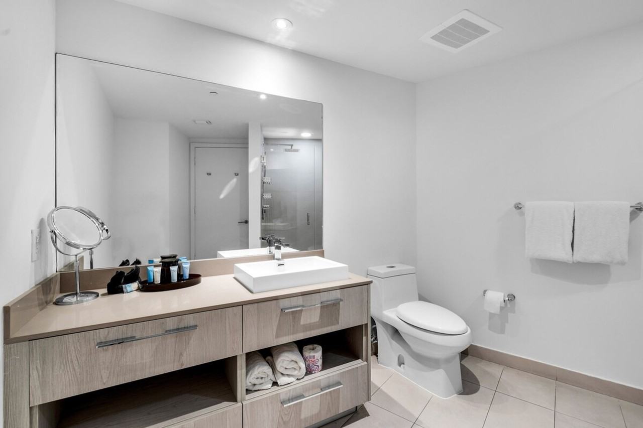 1803 S Ocean Dr #1540434P - Photo 4 of 13