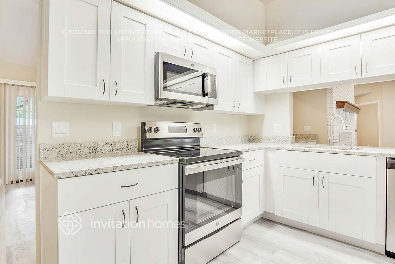 1751 Moss Ct - Photo 6 of 31