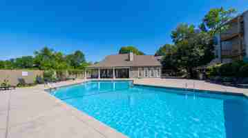 featured image of 2728 Commonwealth Avenue