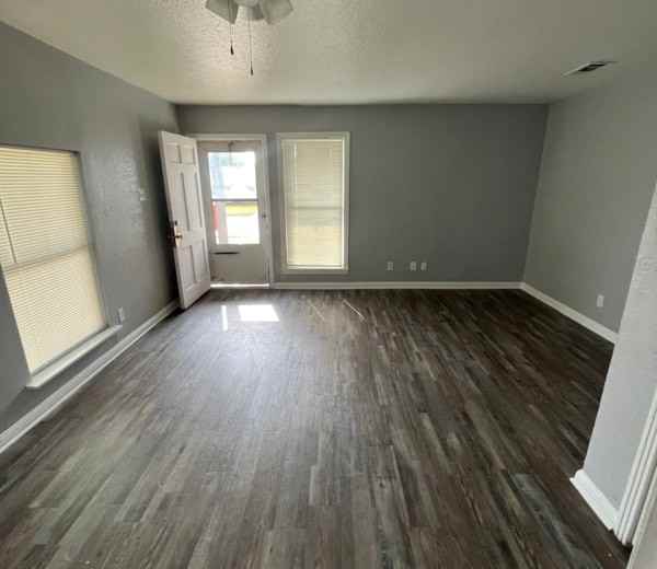 715 - 717 Stetson Ave - Photo 2 of 5