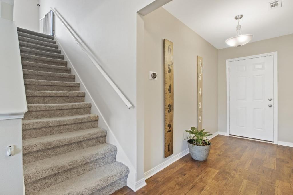 44 Whisperwood Ln - Photo 7 of 50