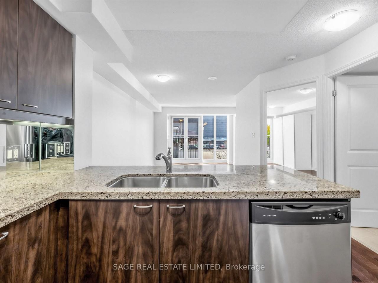 308 Palmerston Avenue - Photo 7 of 27