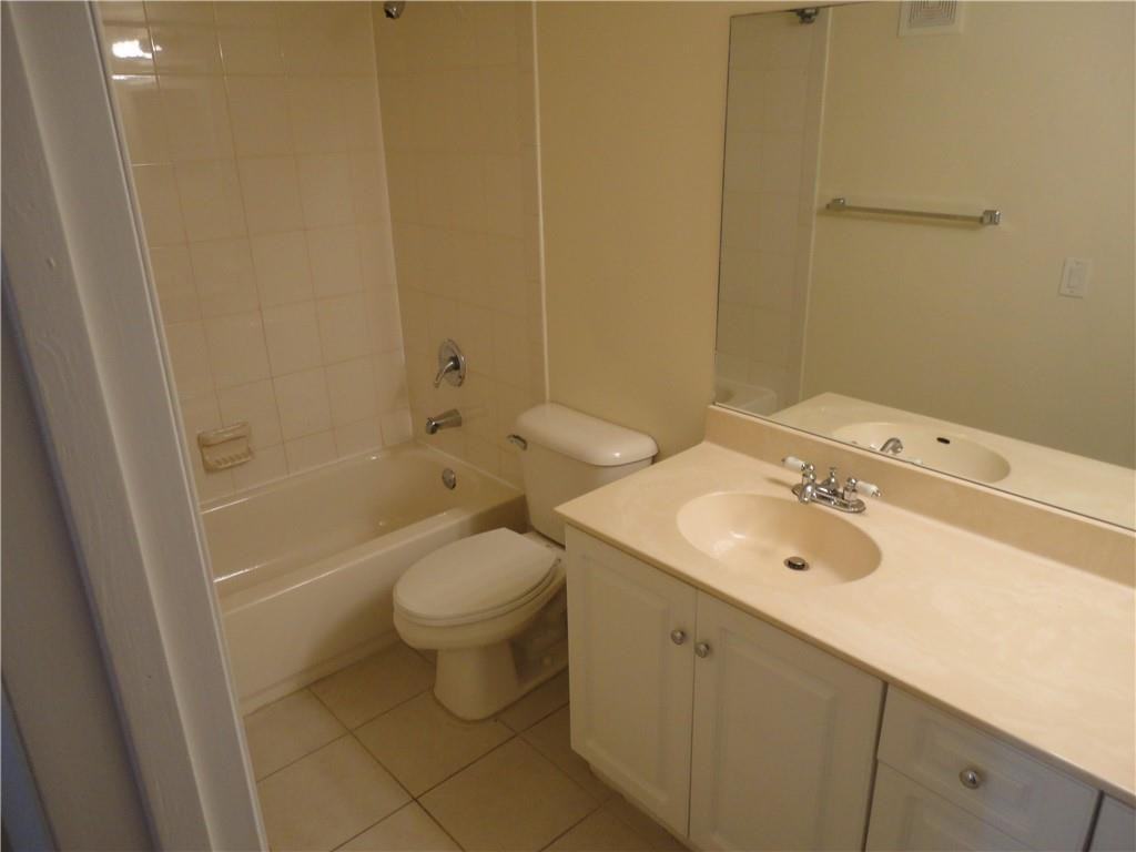 711 North Pine Island Road #206 - Photo 5 of 6