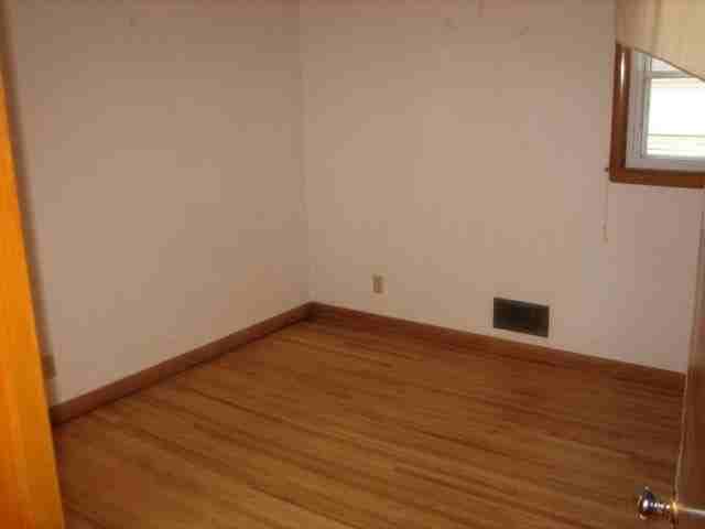 1002 4th St Se - Photo 2 of 13