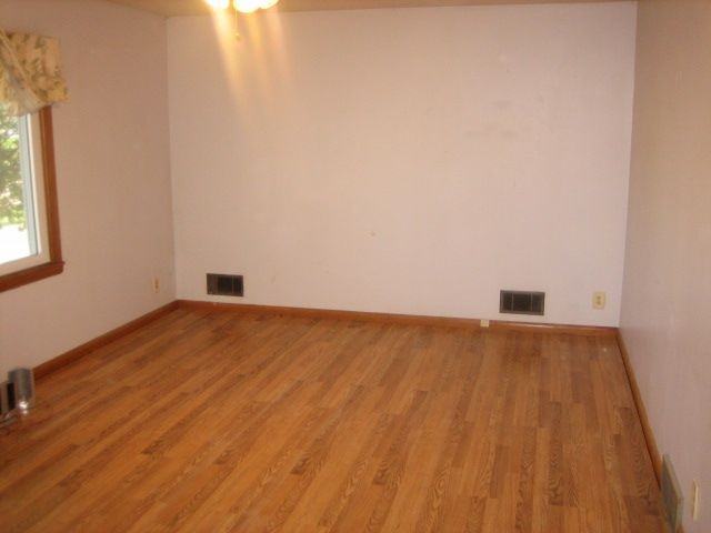 1002 4th St Se - Photo 6 of 13