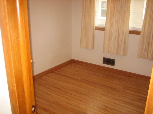 1002 4th St Se - Photo 7 of 13