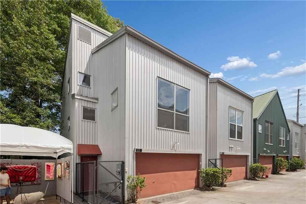 920 Memorial Dr Se ##22 - Photo 2 of 22