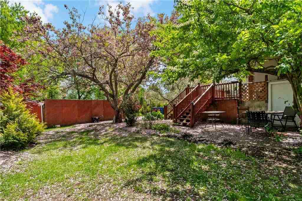 185 Ottawa Ave - Photo 6 of 35