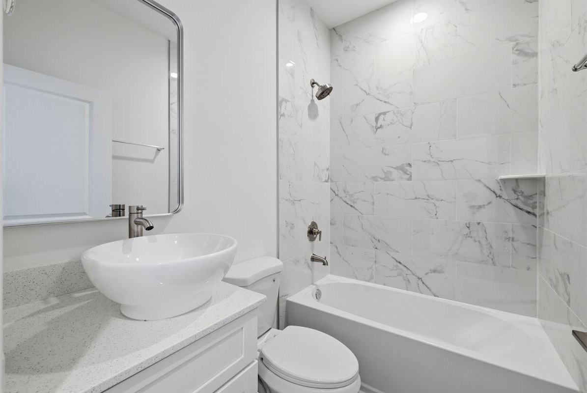 10047 Amicola St - Photo 3 of 13