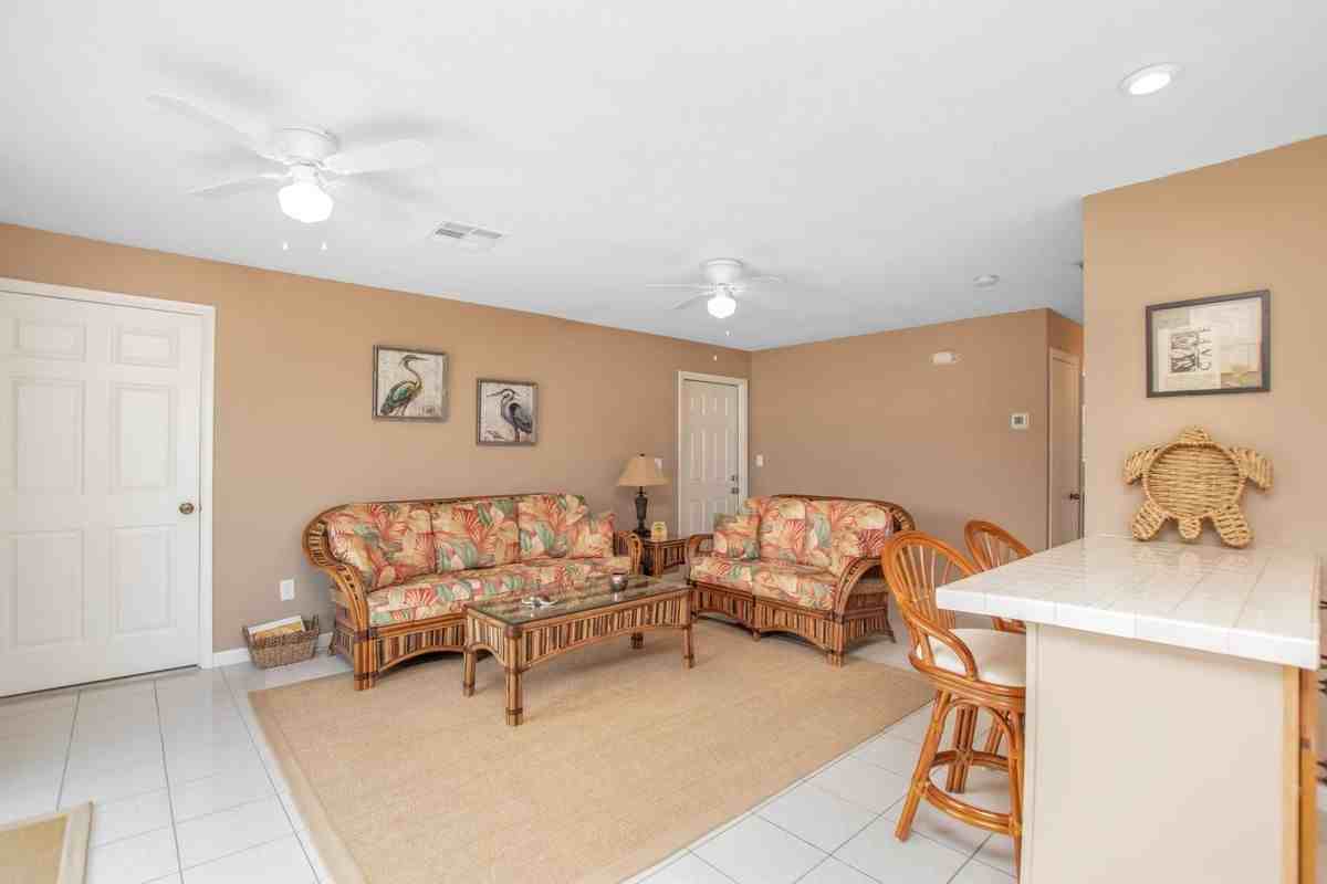 1635 Pandorea Ln - Photo 5 of 18