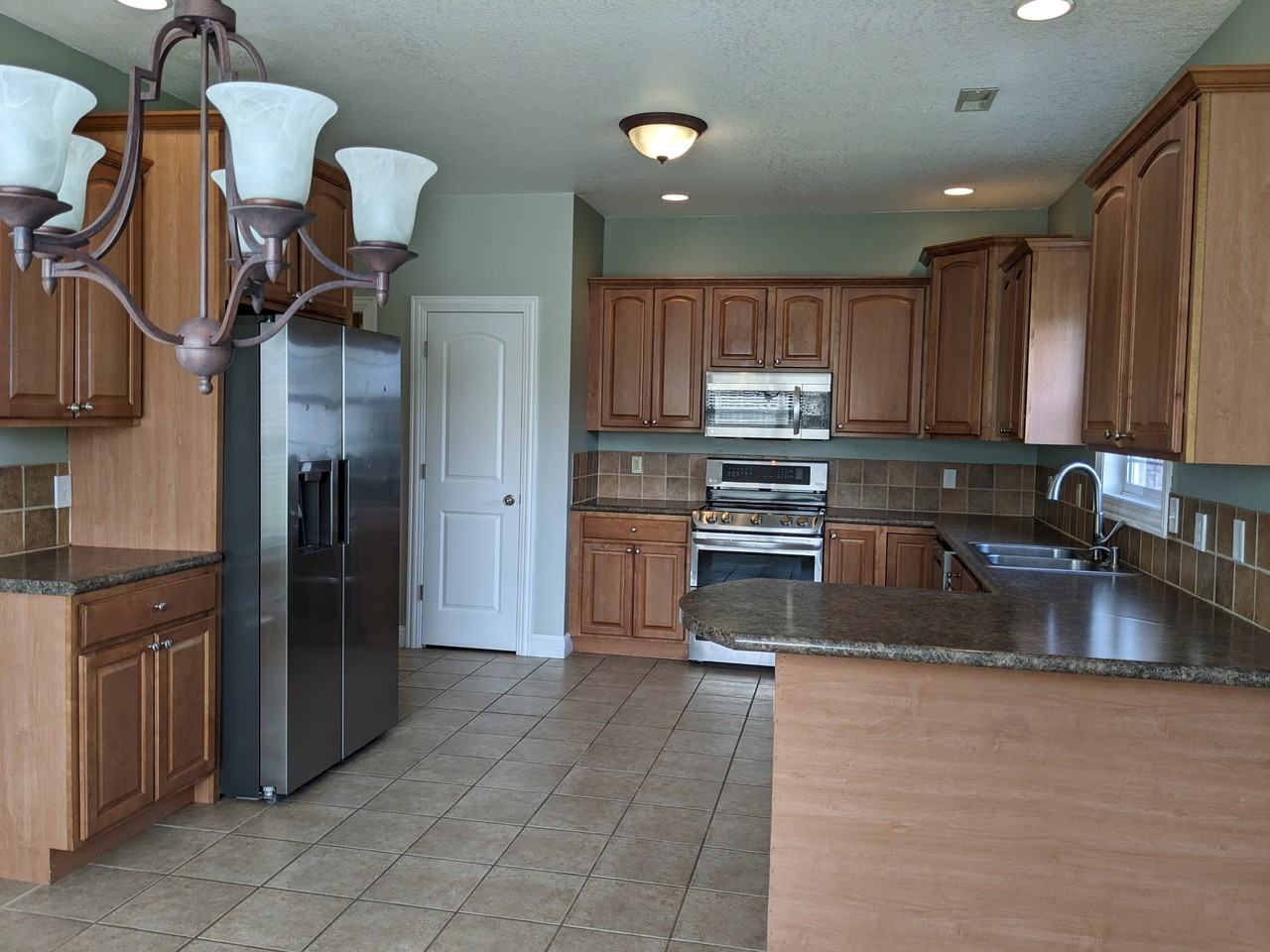 915 Golden Eye Ct - Photo 6 of 20