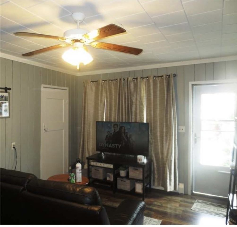 22 Woonsocket Hill Rd #1R - Photo 4 of 5