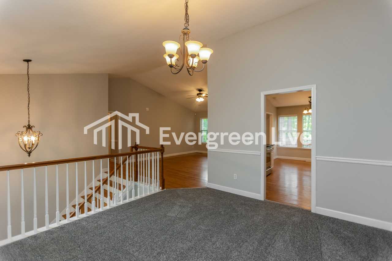 104 Battle Gate Ln - Photo 2 of 10