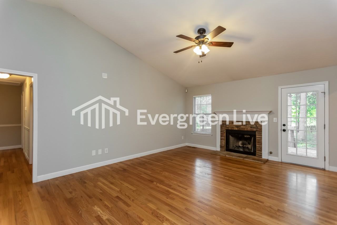 104 Battle Gate Ln - Photo 4 of 10