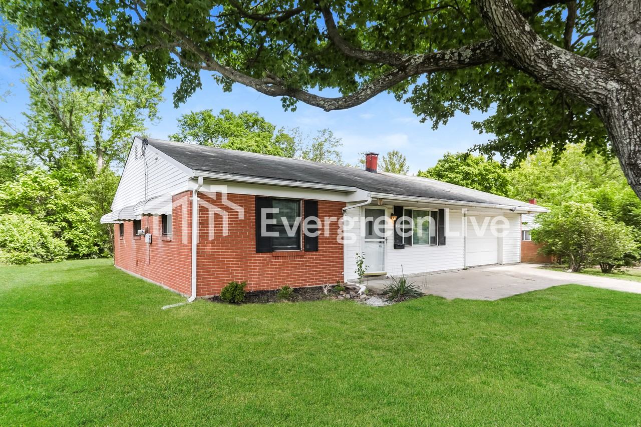 774 Crowden Dr - Photo 2 of 15