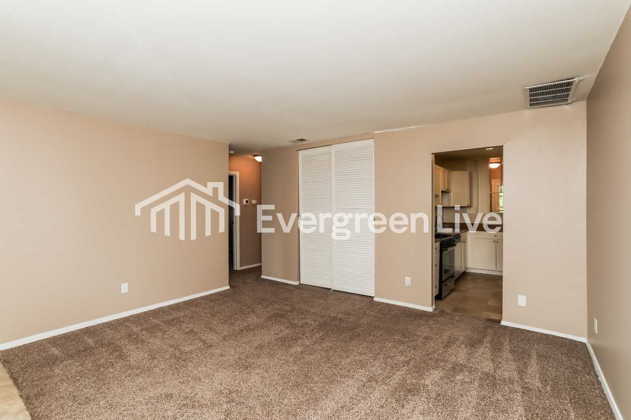 774 Crowden Dr - Photo 4 of 15