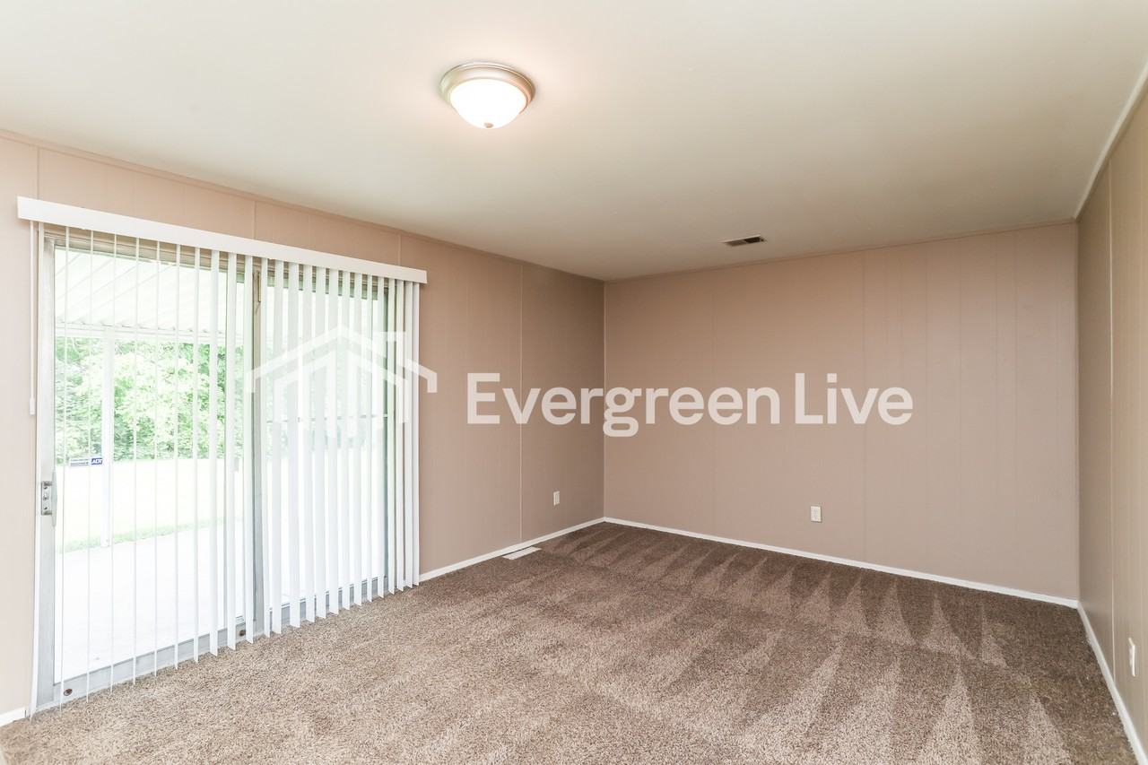 774 Crowden Dr - Photo 5 of 15