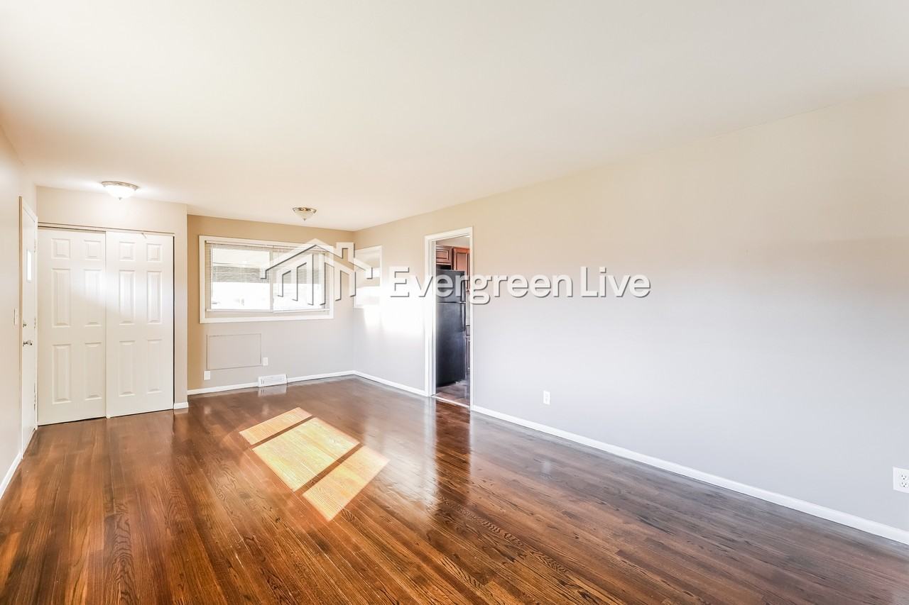 10288 Faxon Ct - Photo 6 of 15