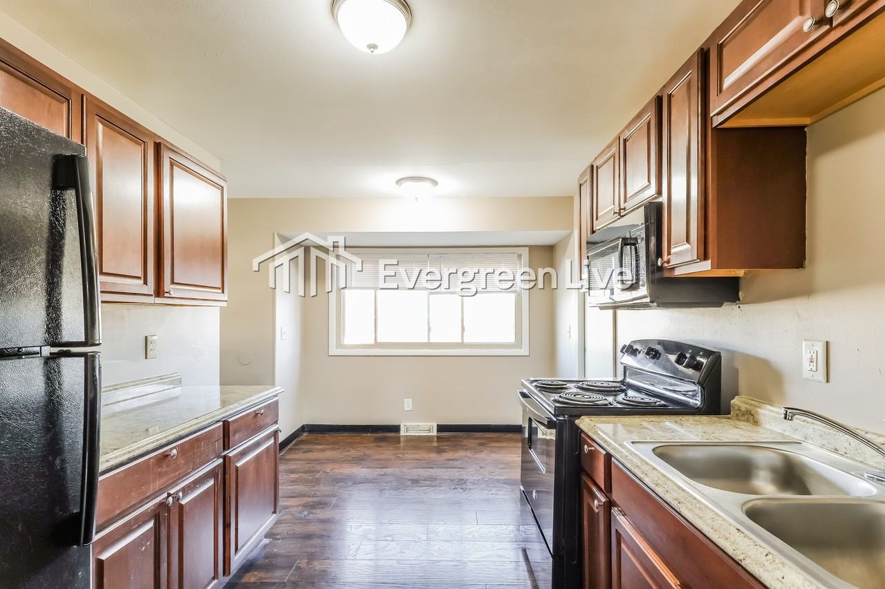 10288 Faxon Ct - Photo 7 of 15