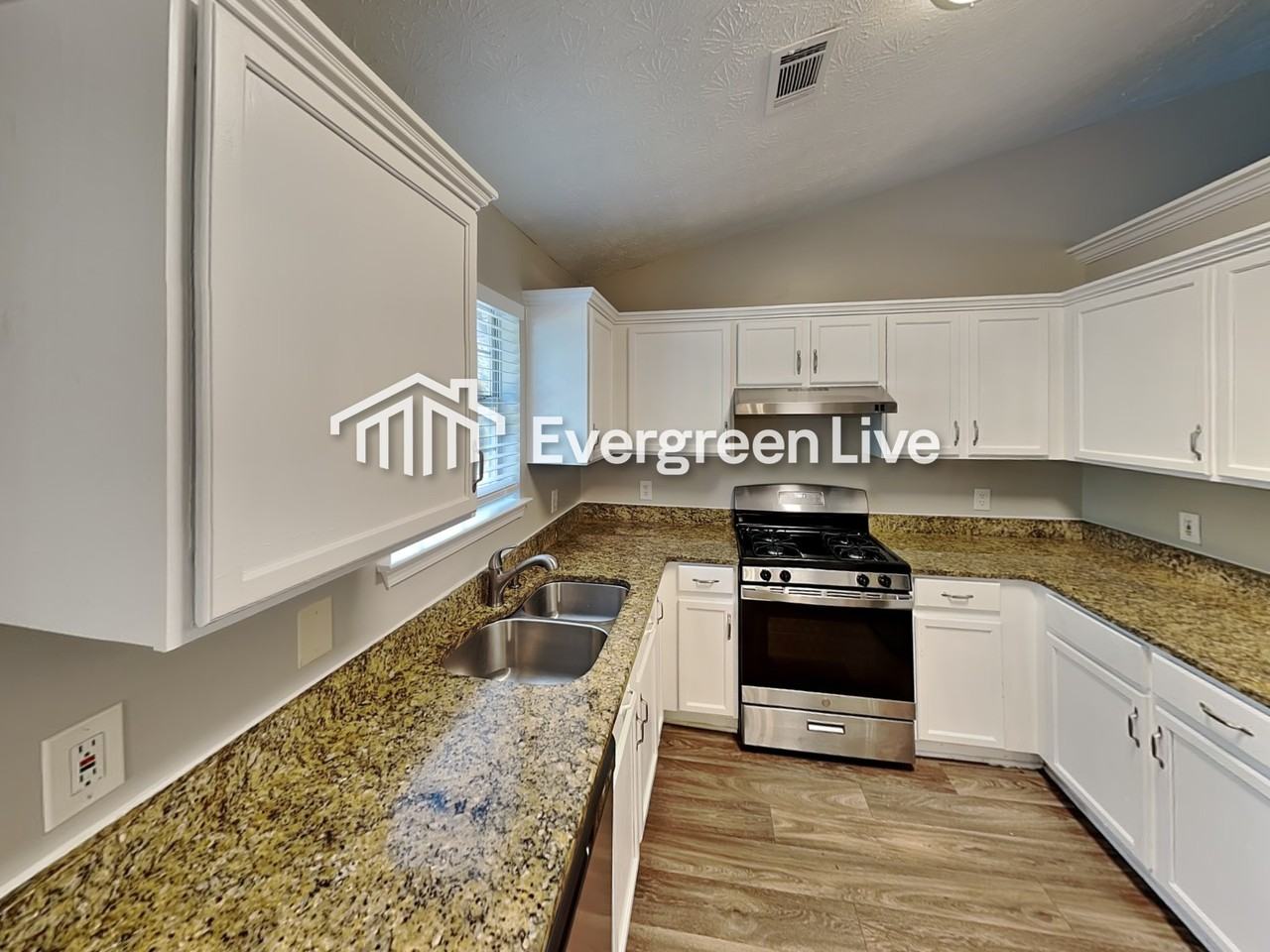 1 Bonnie Glen Ln - Photo 4 of 15