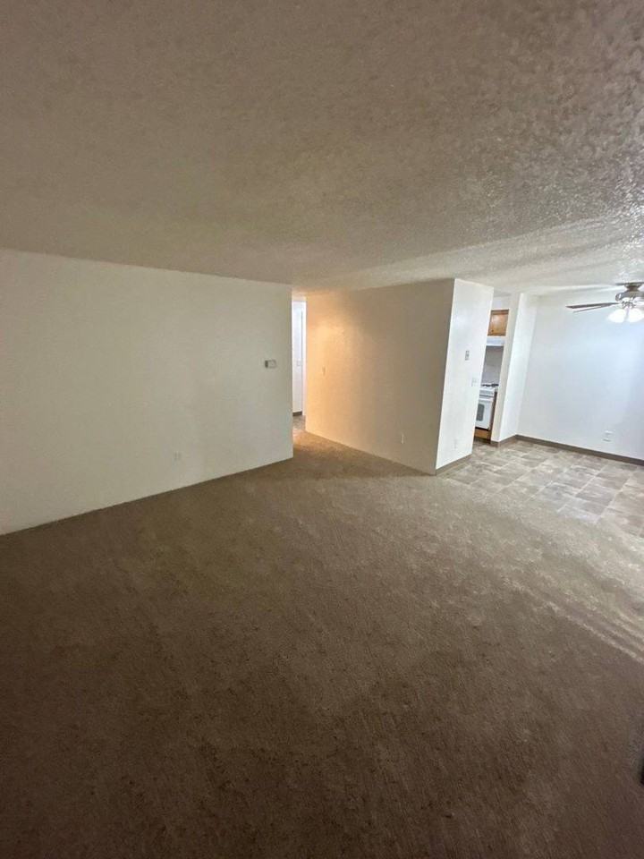 637 Glen Creek Rd Nw - Photo 3 of 10