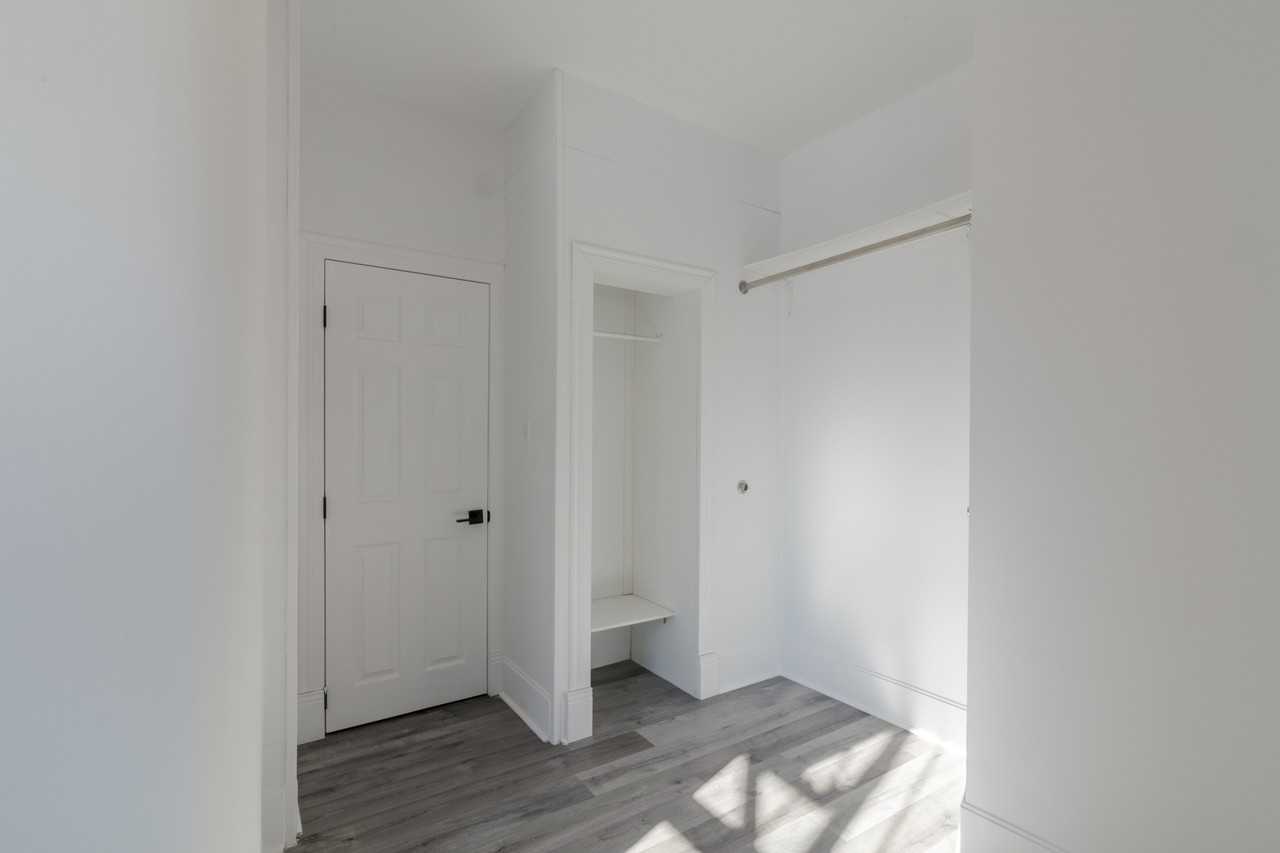 2050 Claremont Ave - Photo 7 of 50