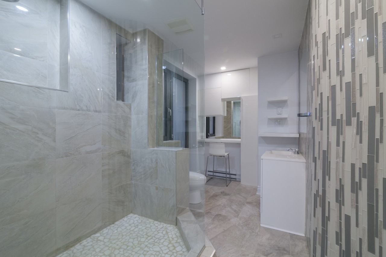 2050 Claremont Ave - Photo 4 of 50