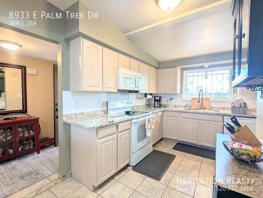 8933 E Palm Tree Dr - Photo 4 of 27
