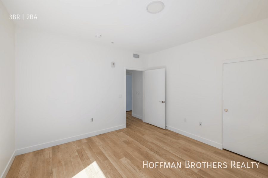 23036 Ventura Blvd #202 - Photo 4 of 10