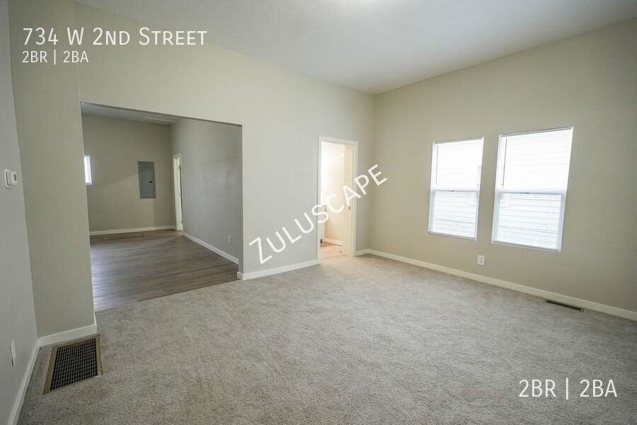 734 W 2nd St - Photo 2 of 17