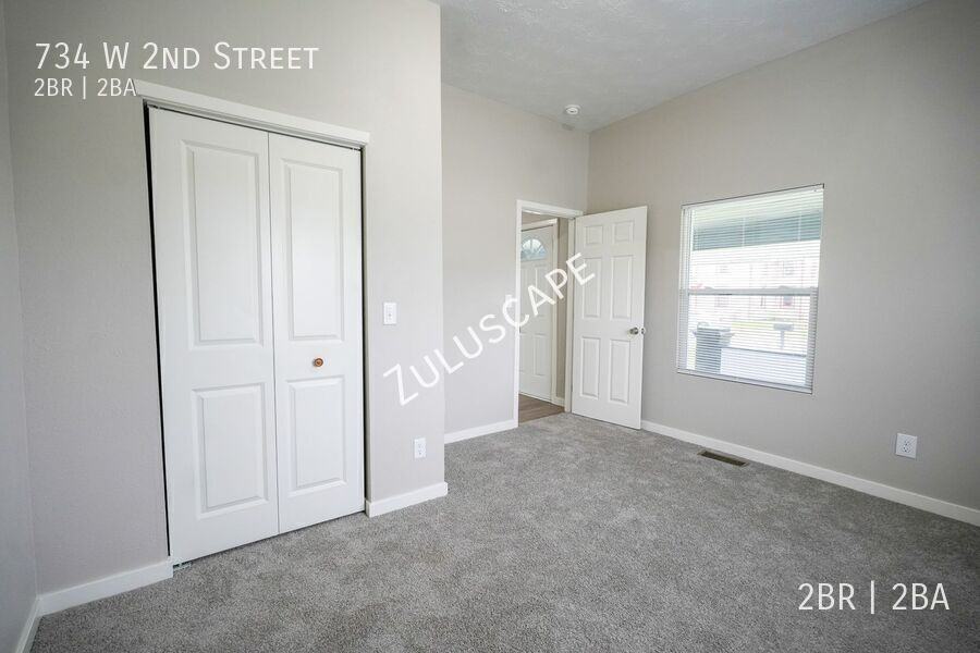 734 W 2nd St - Photo 6 of 17