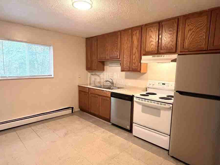 2149 Preuss Rd #1 - Photo 3 of 10