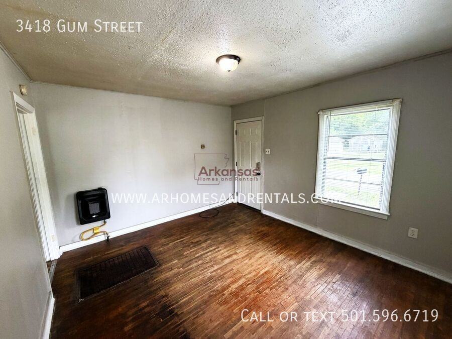 3418 Gum St - Photo 2 of 22