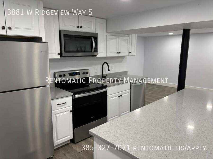 3881 W Ridgeview Way - Photo 2 of 23