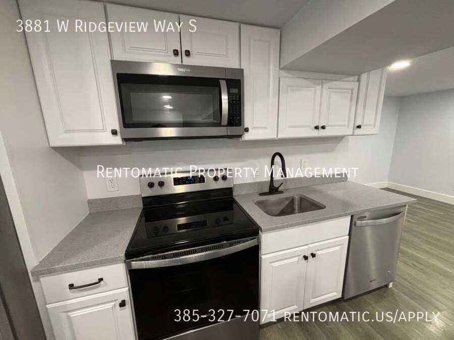 3881 W Ridgeview Way - Photo 4 of 23