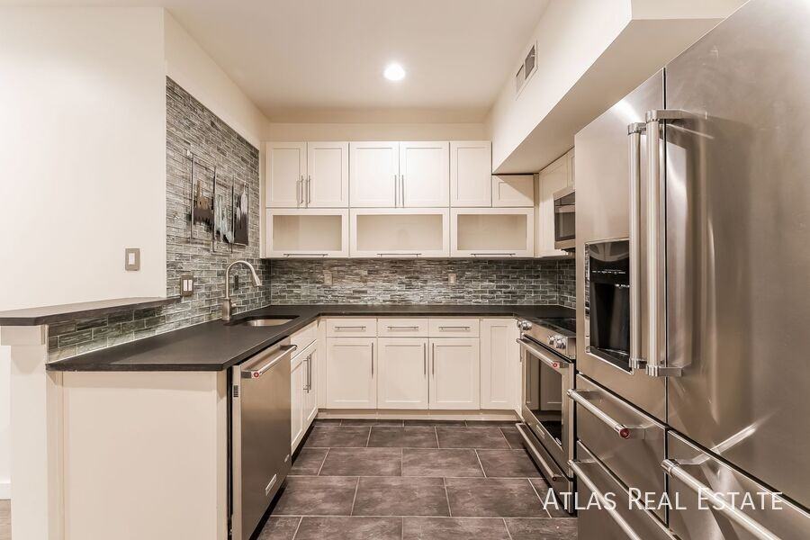 6001 S Yosemite St #H102 - Photo 5 of 29