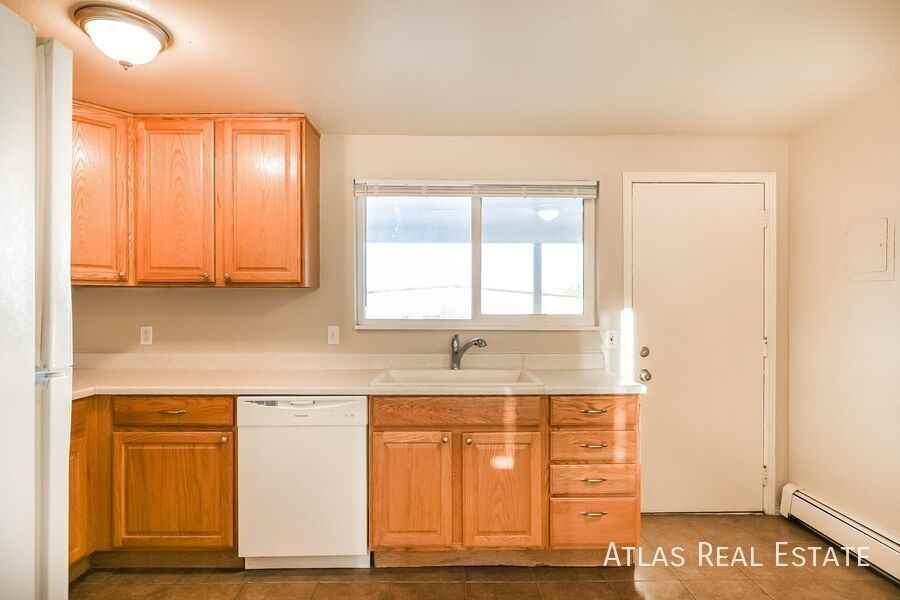 920 Bishop Ct #A - Photo 5 of 17