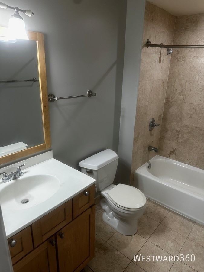 5948 S King Dr #4 - Photo 2 of 22