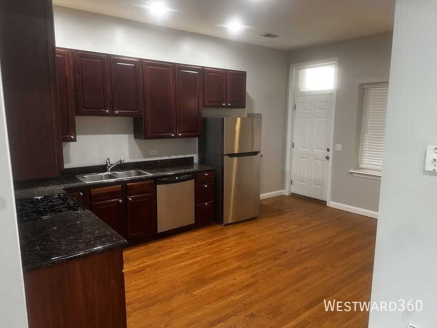 5948 S King Dr #4 - Photo 7 of 22