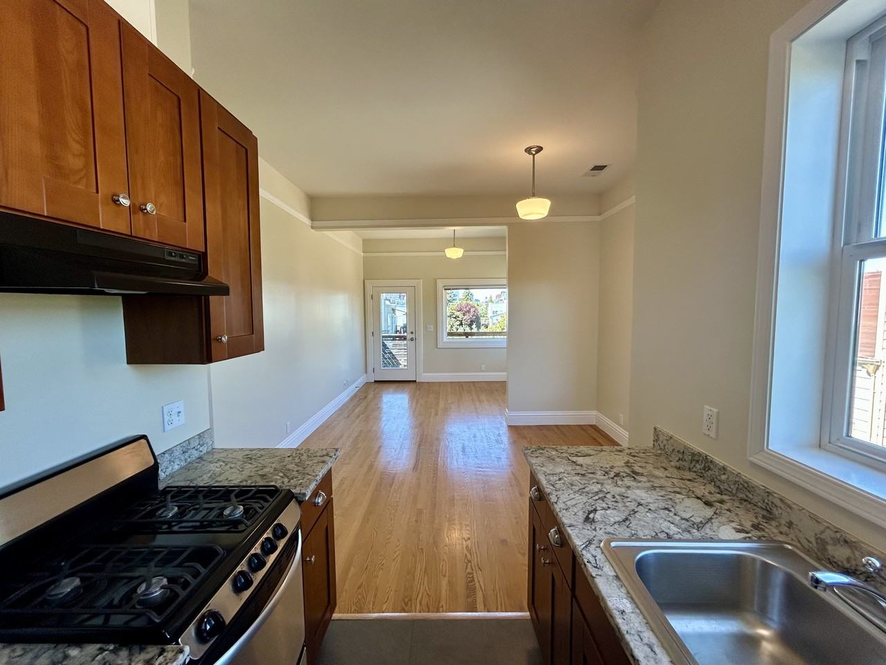3220 23rd St #B - Photo 5 of 18