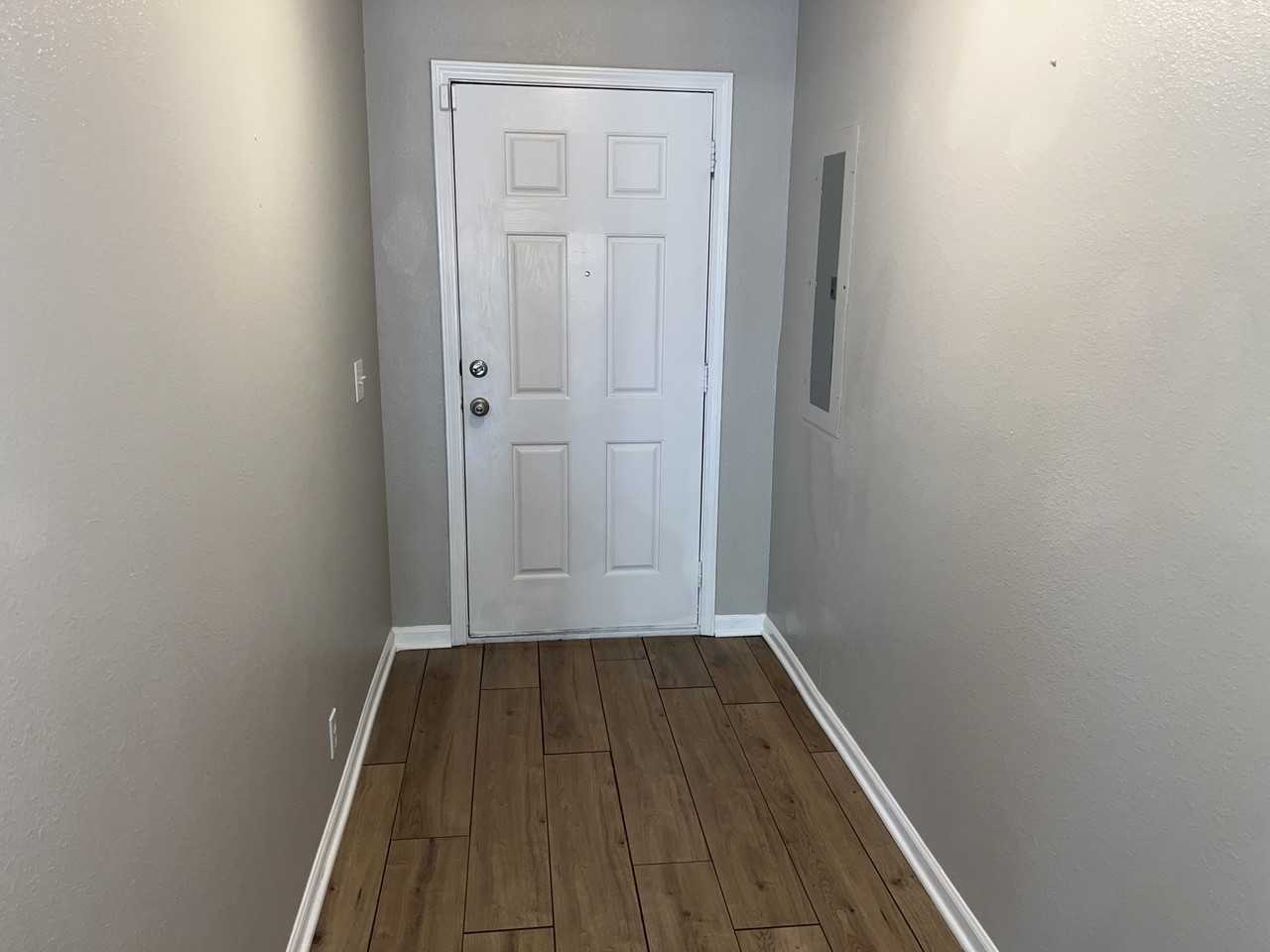 122 Wolverine Ct - Photo 2 of 21