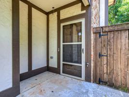 featured image of 1700 Ne 8th St #NA