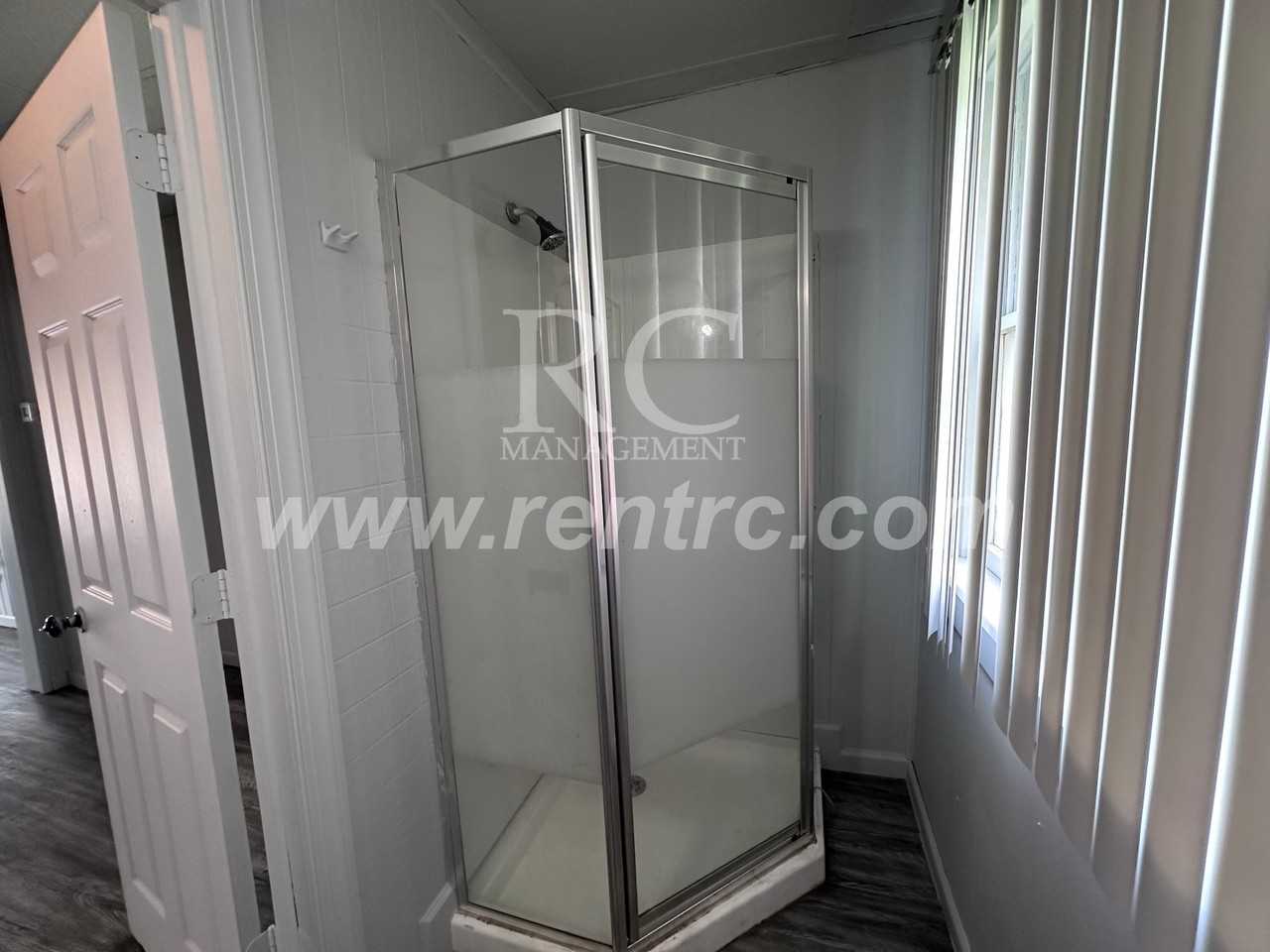 512 N Griffin St - Photo 5 of 18