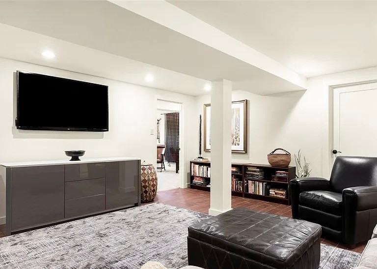 790 Clayton Street - Photo 4 of 18