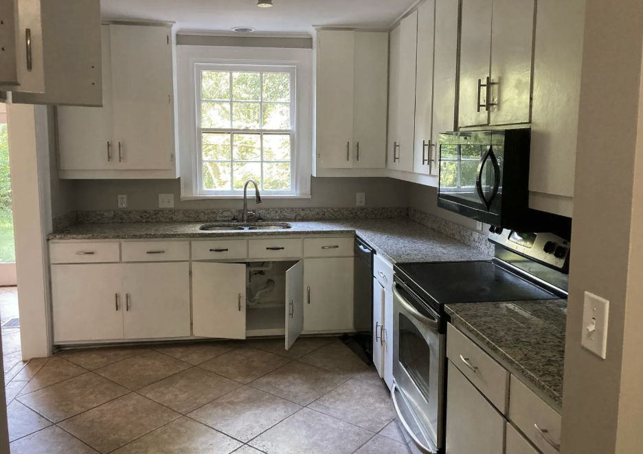 640 Plymouth St - Photo 4 of 16
