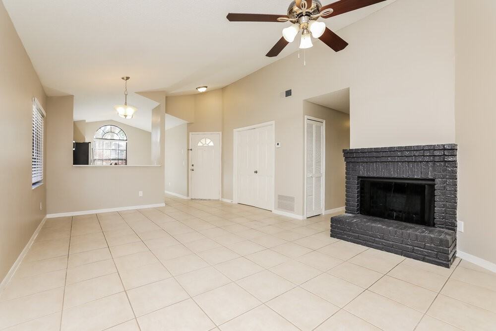 1003 Vernon Loop - Photo 4 of 16