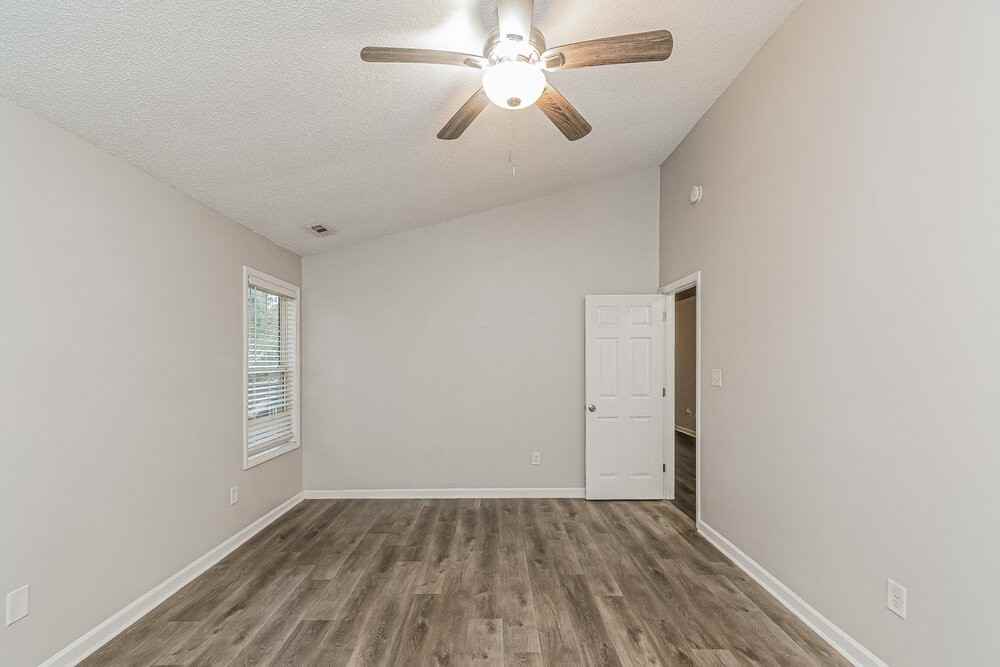 401 Three Meadows Rd - Photo 5 of 16