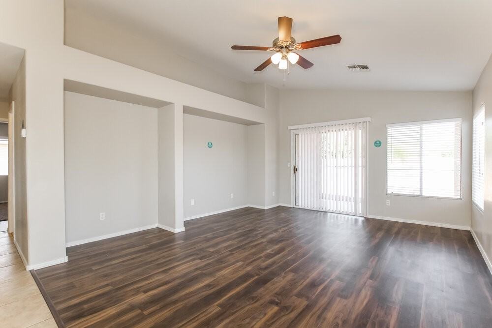 14601 N 154th Ave - Photo 4 of 16