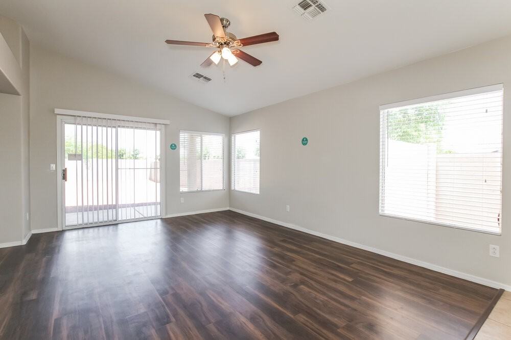14601 N 154th Ave - Photo 5 of 16